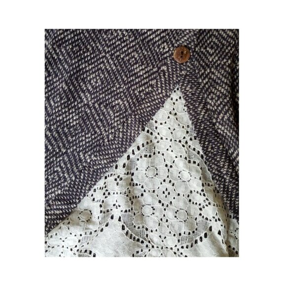 SAGE long lagenlook light sweater top back buttons and crochet lace insert L - Picture 12 of 12